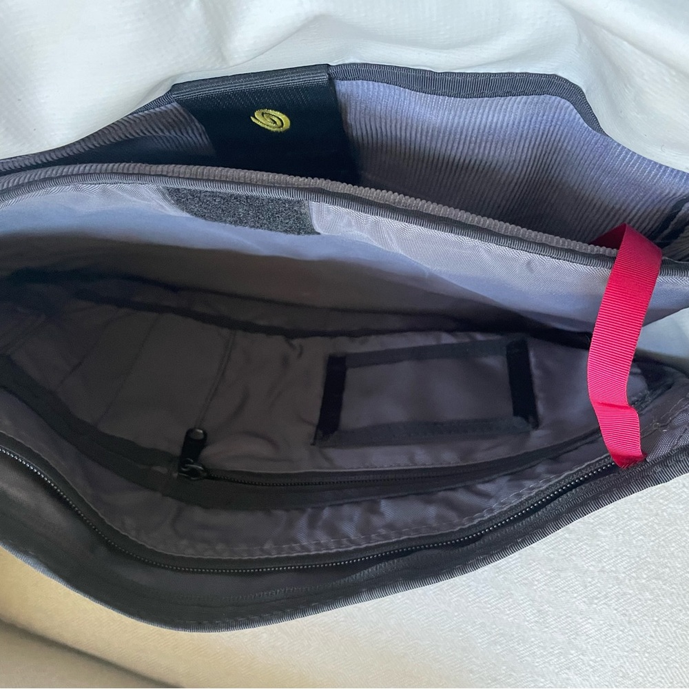 TIMBUK2 LARGE LAPTOP BAG 18x12 note: missing shoulder strap . - Picture 5 of 8